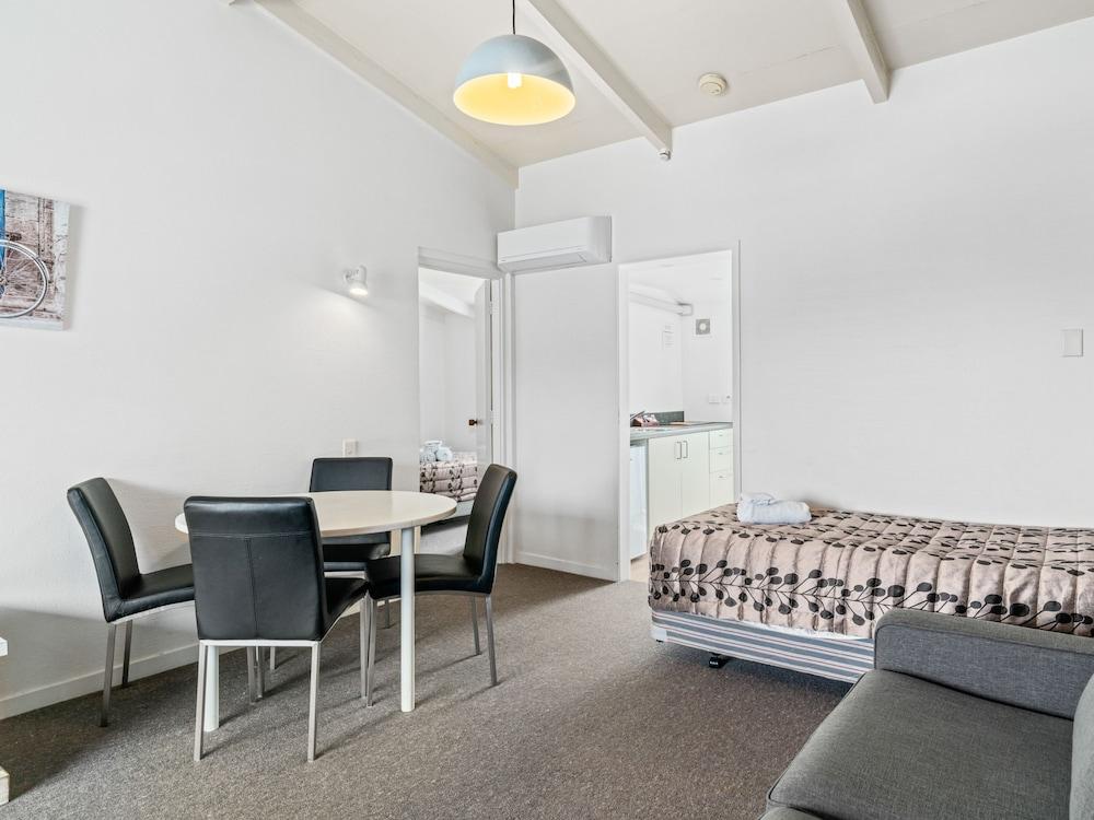 Queenstown Motel Apartments (Adults Only) Ngoại thất bức ảnh