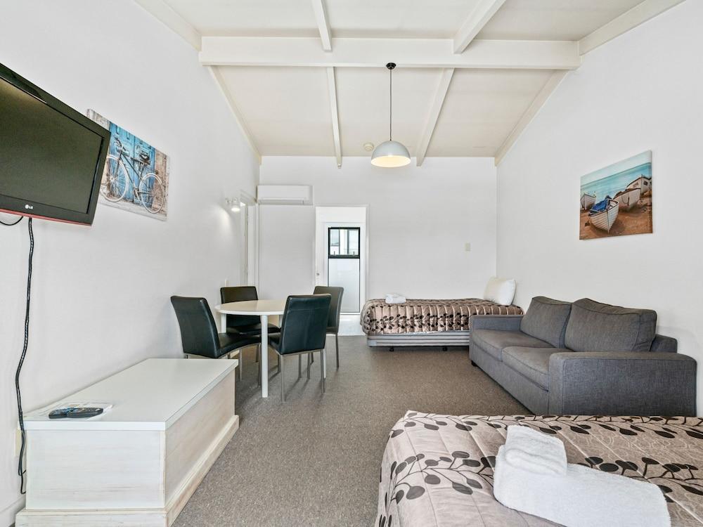 Queenstown Motel Apartments (Adults Only) Ngoại thất bức ảnh